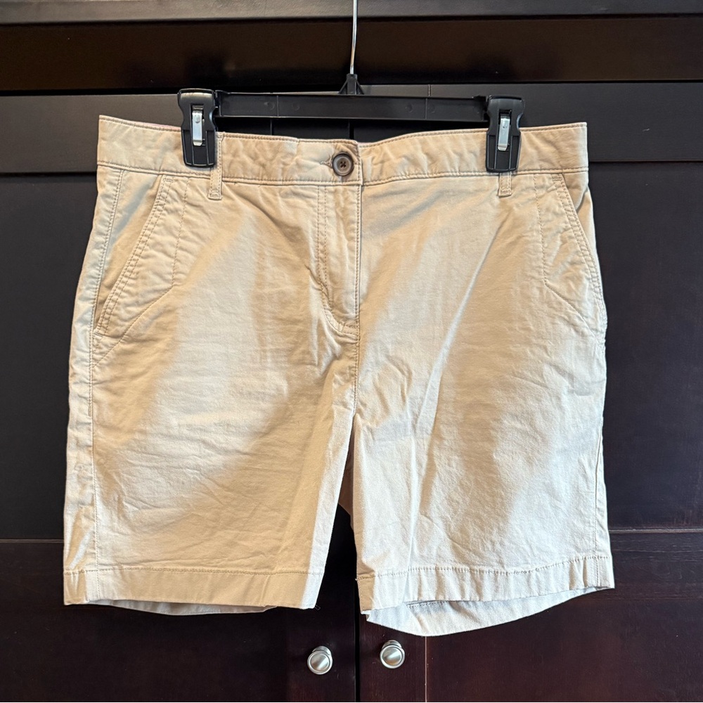 Boden size 10 beige shorts